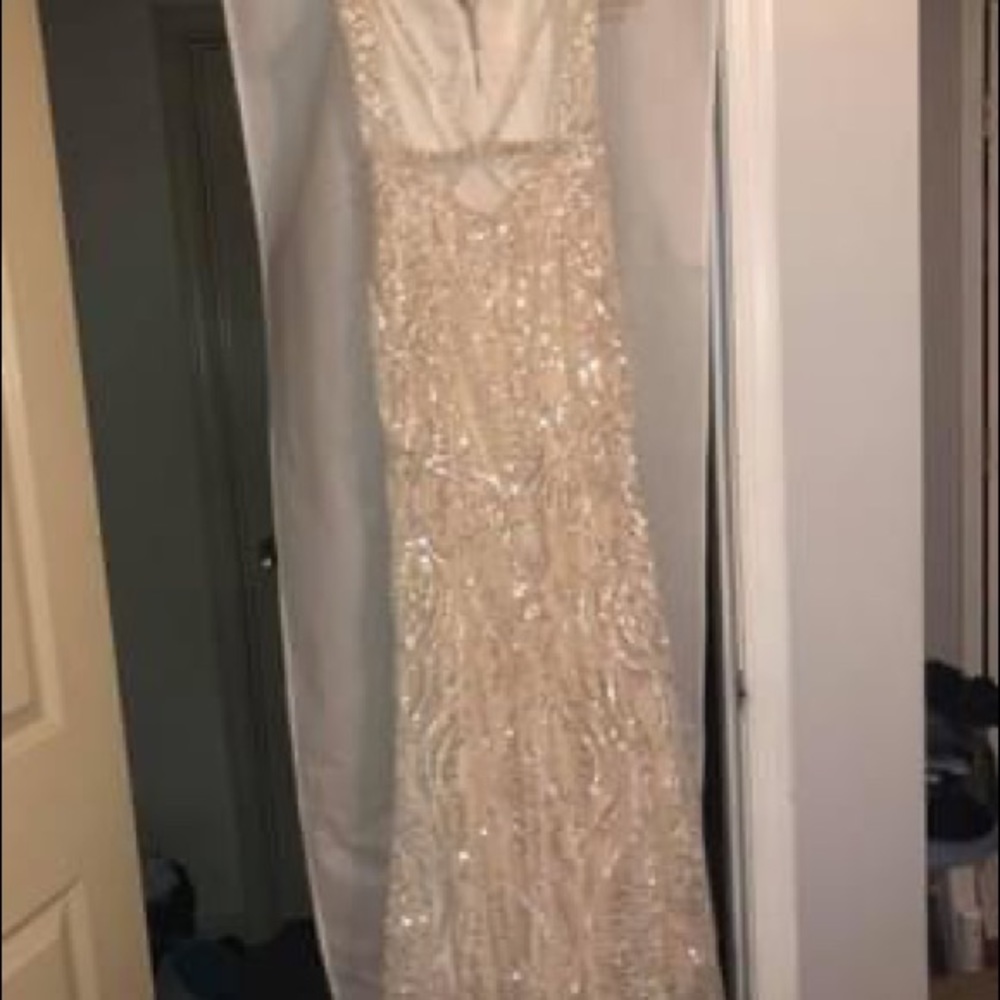Ellie Wilde size 4 prom/wedding dress